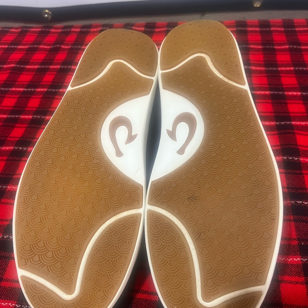 Olukai casual sneakers - Picture 5 of 6